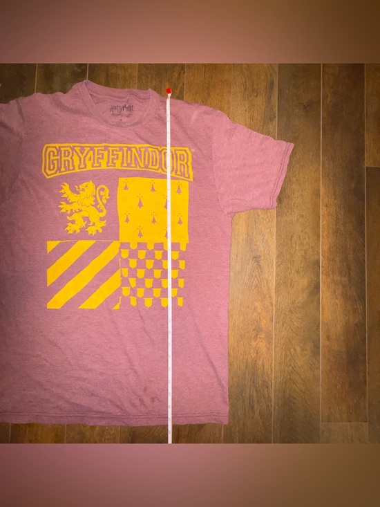 Red Harry Potter unisex Gryffindor T-shirt red and gold size medium - Picture 6 of 6